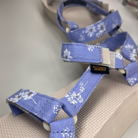 Teva Floral Platform Sandal 7 - Picture 3 of 5